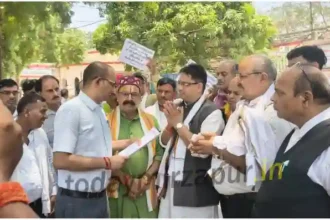 A huge demonstration was organized under the aegis of All India Brahmin Welfare Institute