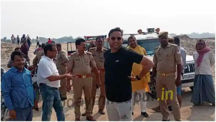 Chanbe Mining officer caught tractor carrying sand illegally
