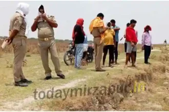 Dead body found floating on the banks of Ganga panic in the village