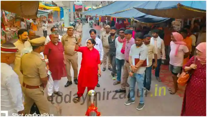 District Magistrate got angry over encroachment by shopkeepers.