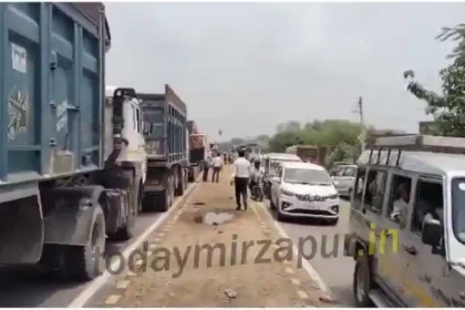 Heavy traffic jam on Shastri bridge disrupts life