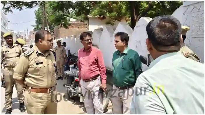 SP reviewed the security arrangements for Jumme ki Namaz and Bakrid festival in Mirzapur