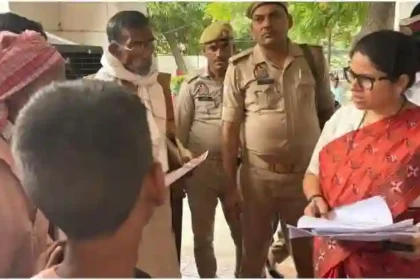 The District Magistrate heard the problems of the people in the Collectorate Janta Darshan