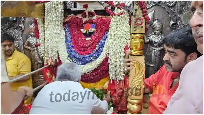 Water power minister Swatantra Dev Singh visited Maa Vindhyavasini in Mirzapur